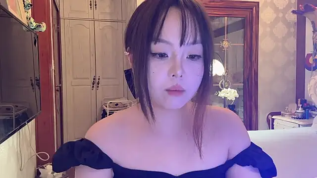 thelittlexx online show from June 12, 7:49 am