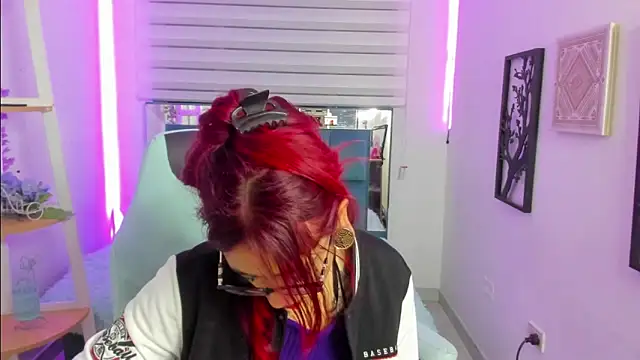 Sara Red X online show from June 10, 3:38 am