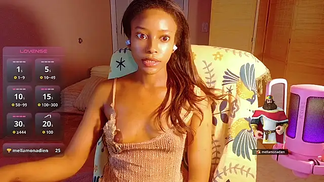 Amber Fae online show from May 3, 5:44 am