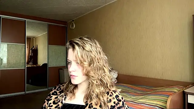 CarmonSuentenfuss online show from March 29, 5:17 am