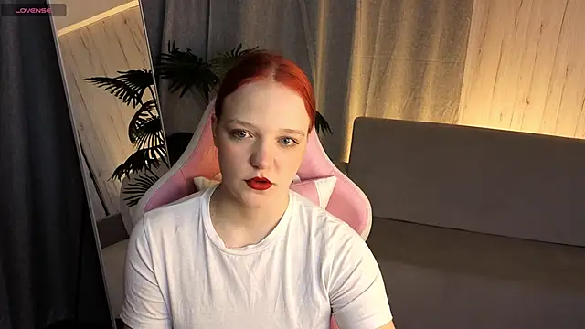 Candy Lirr online show from May 15, 2:38 am