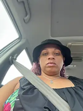 SHY QUINN online show from June 21, 8:13 pm