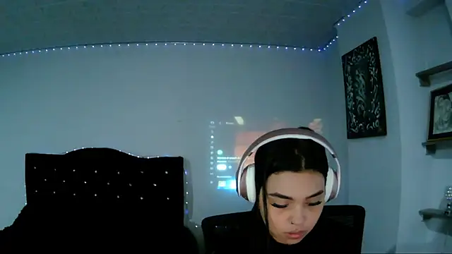 Luna Velvet7 online show from May 21, 4:54 am