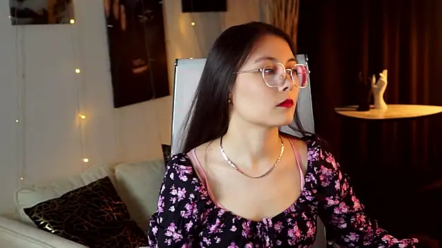 ElisonAvergarden online show from May 19, 10:11 am