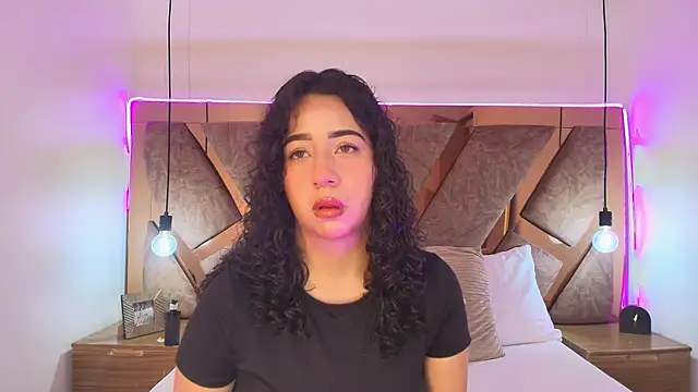 bella swwan  online show from July 1, 1:43 pm