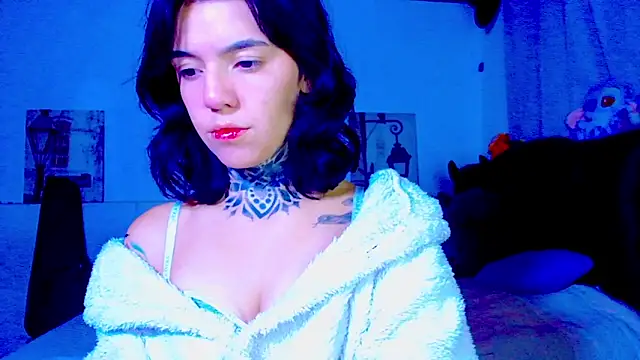 LannieGonzales online show from May 13, 1:44 am