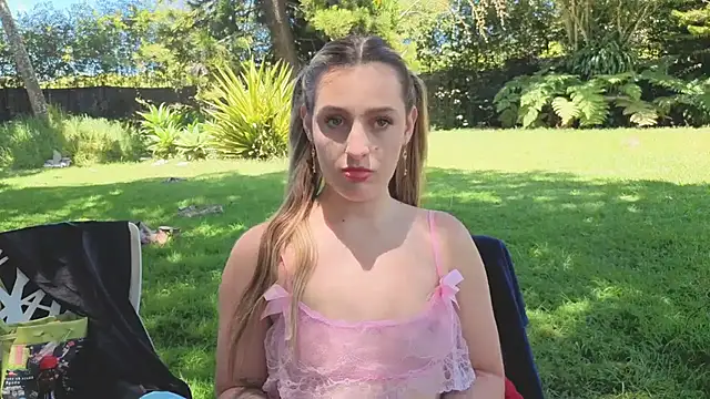 Dionekiss online show from July 6, 5:15 pm