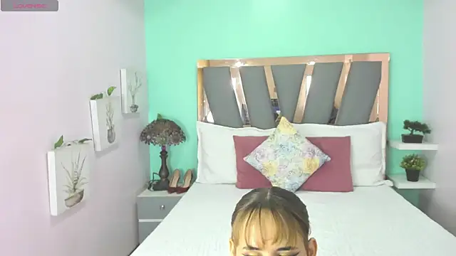 Alina Valmont online show from May 17, 2:38 pm