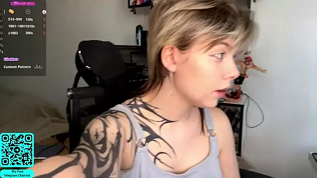 MadalynNosel online show from May 7, 7:23 am