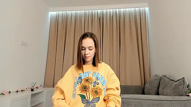 RoyceKintzel online show from April 6, 5:36 pm