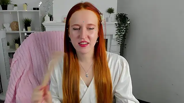 EvaBellea online show from April 7, 2:52 pm