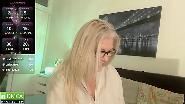 reeya71 online show from May 9, 3:19 am