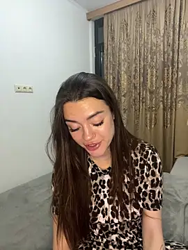 LucyVixxen online show from April 15, 10:21 pm