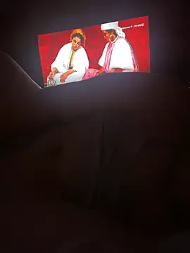 avery  1 online show from April 7, 10:50 am