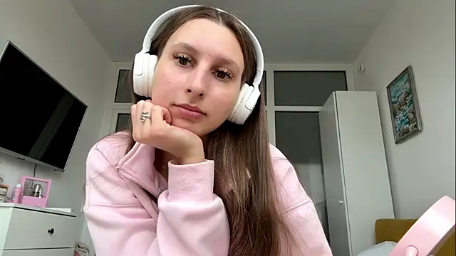 LynetteMerino online show from April 8, 11:34 am