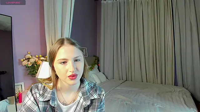 April Jackson online show from April 9, 1:19 am