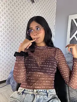 BabyLuli Pink online show from April 22, 5:10 pm