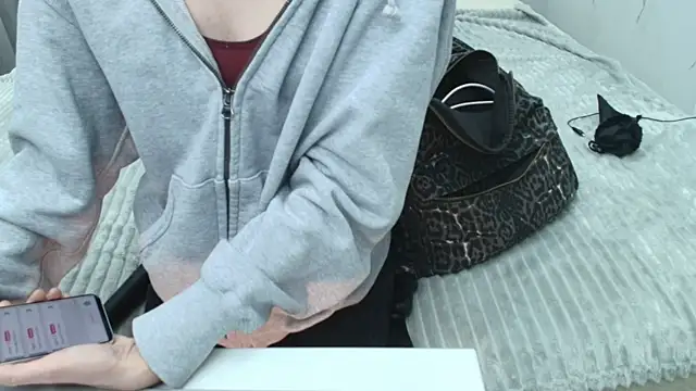 hii elle online show from April 10, 8:20 am