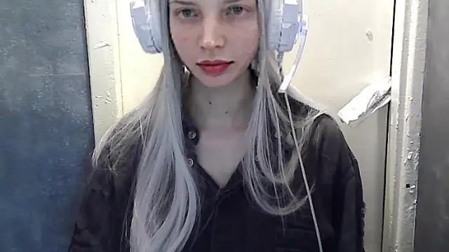 Crimson Lady online show from June 8, 7:47 pm