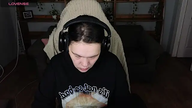 QwertyAnnie Lbo online show from April 16, 1:39 am