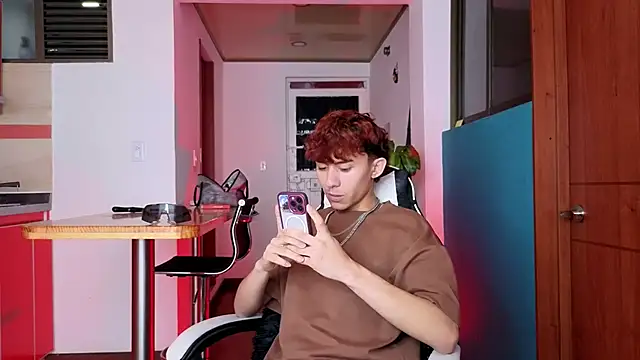 Ryan y tony online show from April 16, 6:51 pm