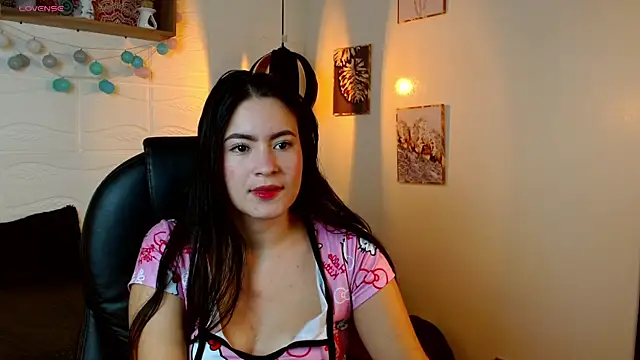 rosaleia  online show from June 9, 3:39 am
