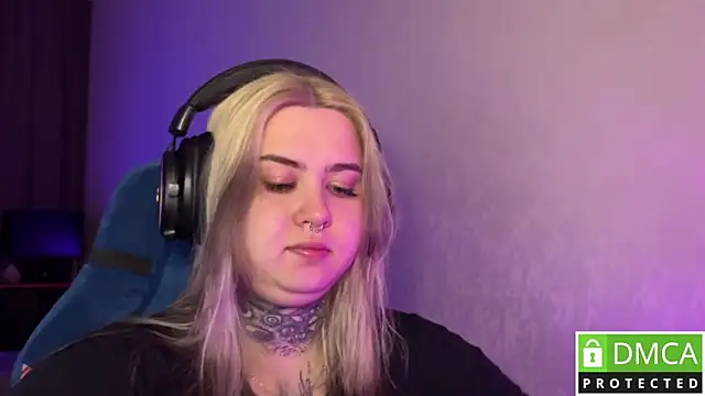 CuteUna online show from April 13, 12:06 pm