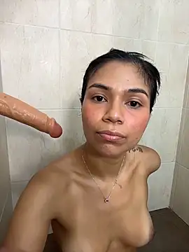 MauraGrayy online show from May 25, 12:09 am