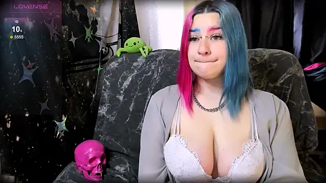 Neon Baddie online show from May 15, 8:50 am