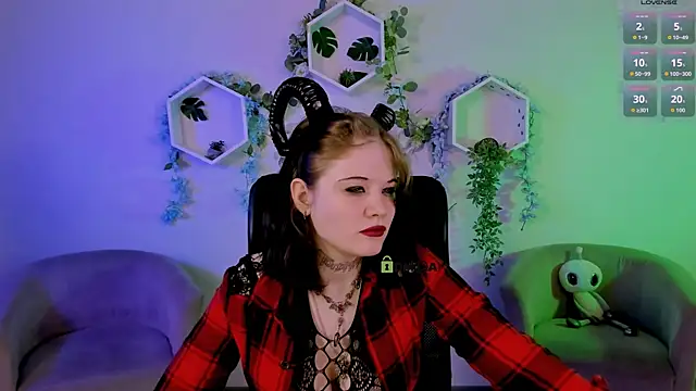 nikki kiss  online show from June 26, 8:48 am