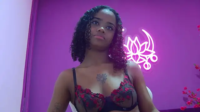 Spicy Cinammon online show from April 20, 8:23 pm