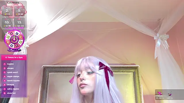 VaLuu   online show from July 22, 1:23 pm