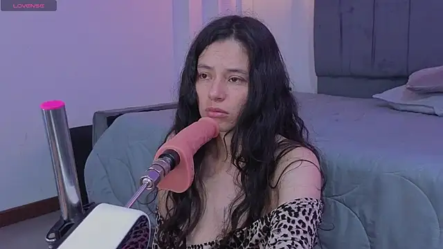 Samantha bloww1 online show from April 28, 3:43 am
