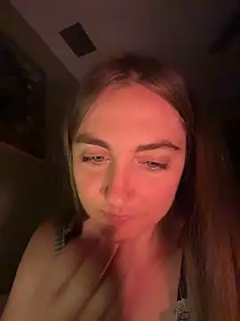 prettykitttty online show from April 21, 2:51 am