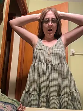 prettykitttty online show from April 21, 2:37 am