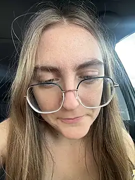 prettykitttty online show from June 5, 5:19 pm