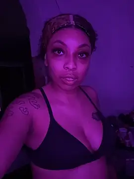 phatpussycat6967 online show from April 15, 10:10 pm