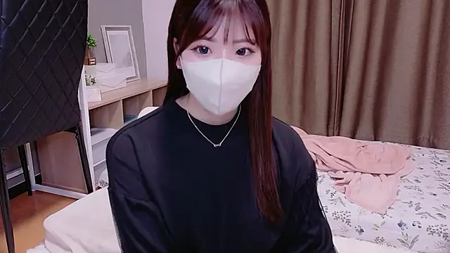 h a n a  online show from April 22, 10:34 am