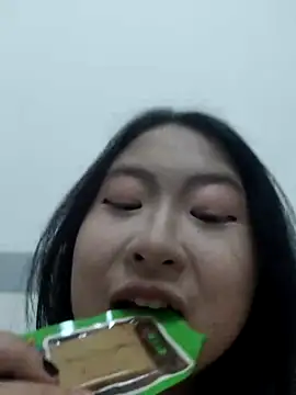 leexmm online show from April 16, 10:26 am