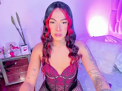 nicolebrunett online show from June 11, 3:25 am