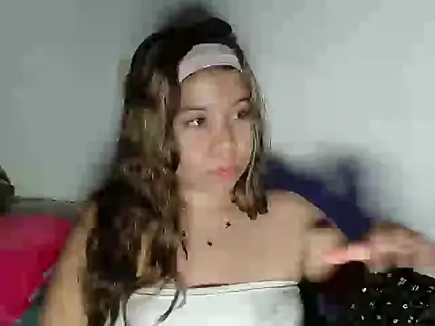 M1la 18 online show from May 5, 3:20 am