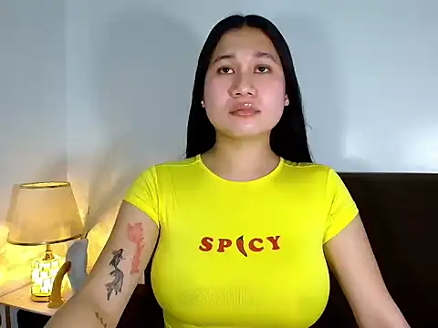 CumdesireIyahx online show from April 29, 6:38 am