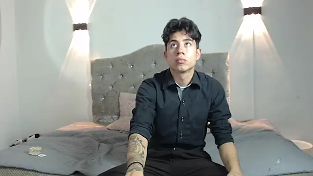 mrandmrsvixencs online show from April 26, 1:25 am