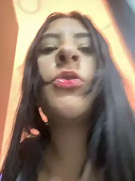 Maggiee 1 online show from June 12, 8:06 pm