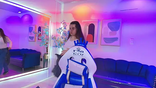 Anya Volke online show from May 4, 7:28 pm