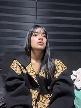 Valery  ls online show from April 18, 2:47 am