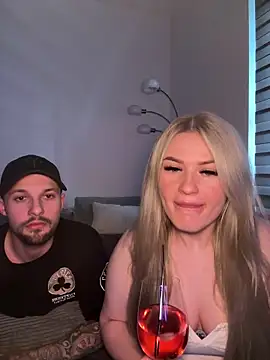 SexyCouple1910 online show from April 21, 5:20 pm