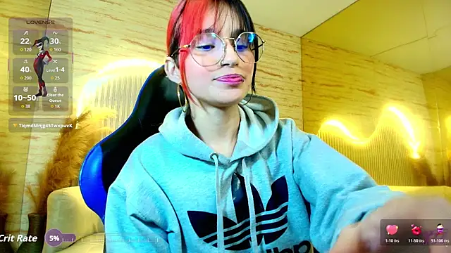 Moon Red r online show from May 9, 1:13 pm