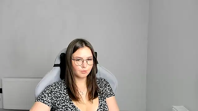 Regina cute  online show from June 29, 10:15 am