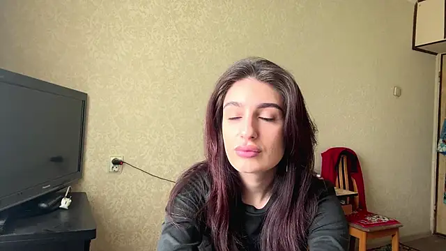 ElviDesire online show from April 19, 8:36 am